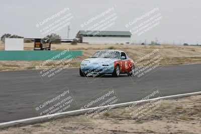 media/Jun-01-2025-CalClub SCCA (Sun) [[eae223c5dd]]/Group 5/Race (Front Straight)/